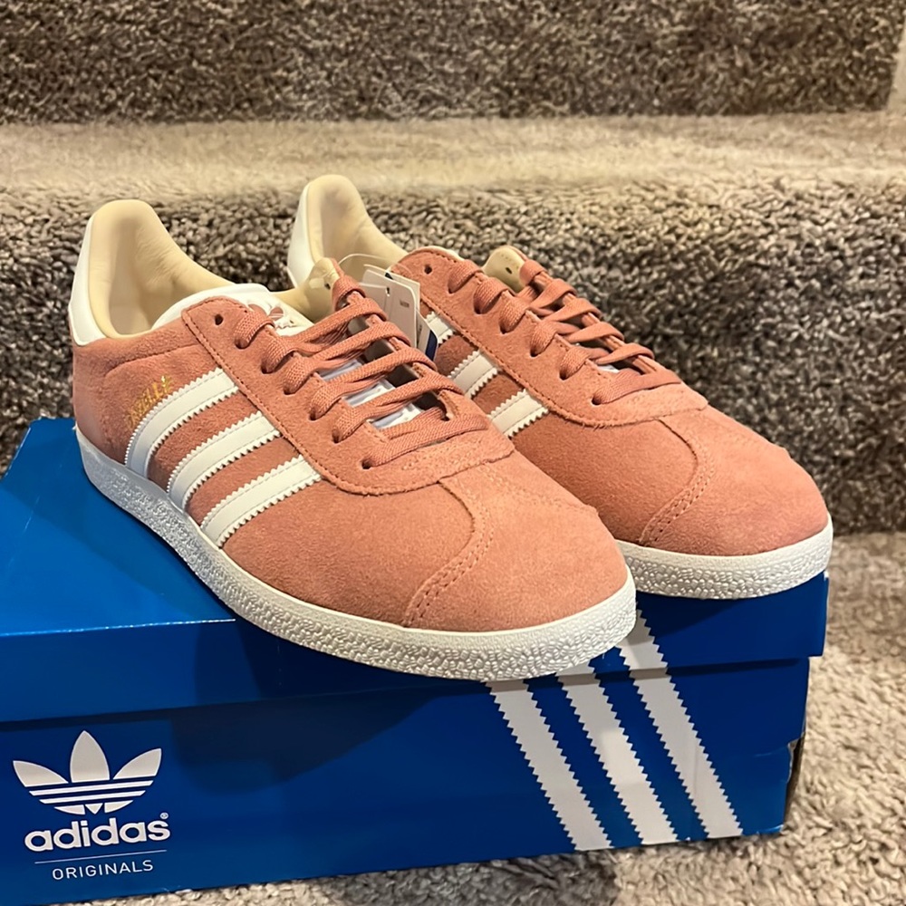 Adidas Gazelle Shoes Sneakers new CQ2186 Ash pink Women’s Size 9